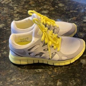 Worn once Nike yellow/white/grey sneakers 5.5